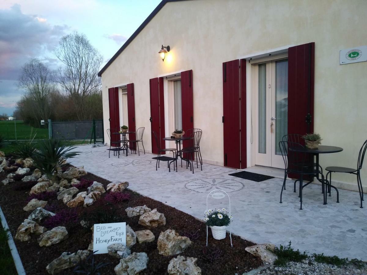Agriturismo Honey Farm Piazzola sul Brenta Exterior photo